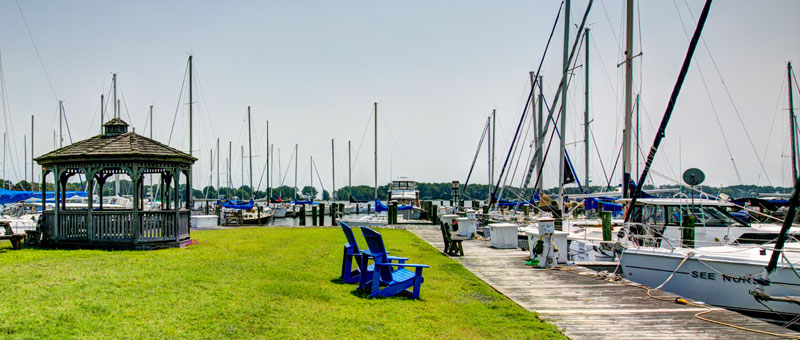 boat slips on fishing bay marina